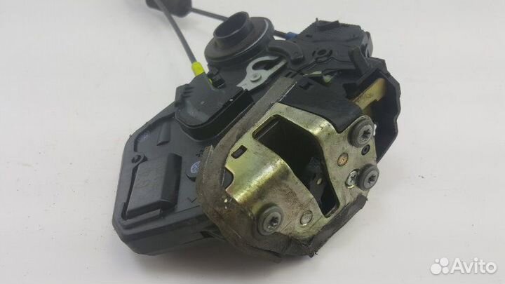 Замок двери задний левый Toyota Mark X GRX120