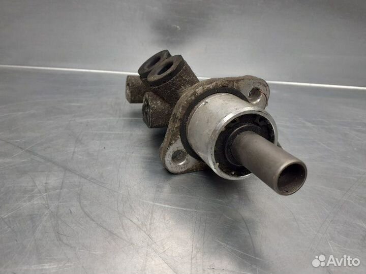 Цилиндр тормозной главный Audi 100 C4 1991-1994