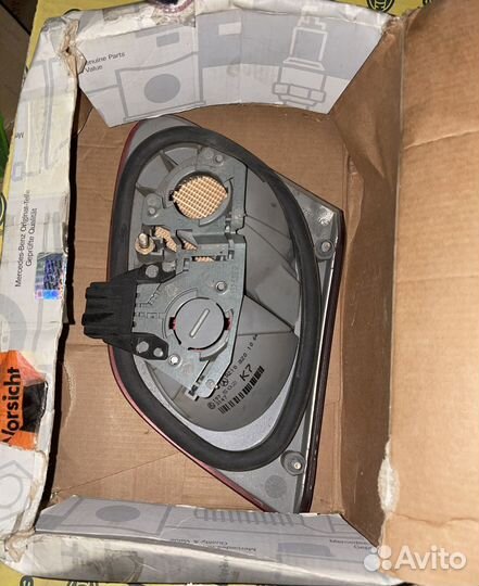 Фонарь задний правый Mercedes Benz W210