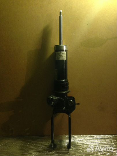 Амортизатор передней пневмостойки газовый Audi Q7