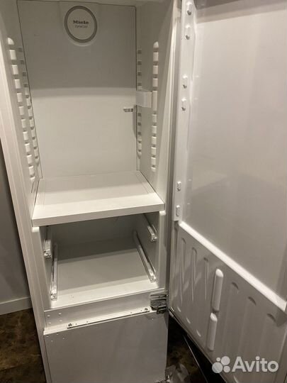 Холодильник Miele KF 9757 на запчасти