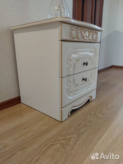 Тумбочка классика массив швг49х55х45