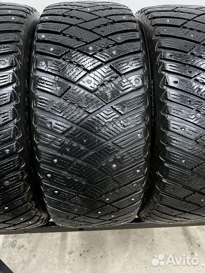 Goodyear Ultragrip Ice Arctic 215/50 R17 95T