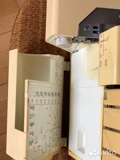 Оверлок Pfaff 799