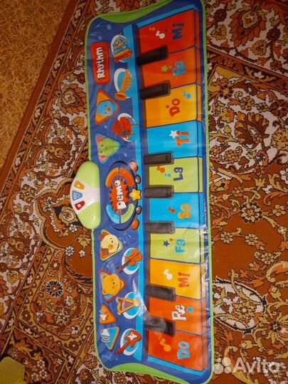 Игровой коврик с пианино