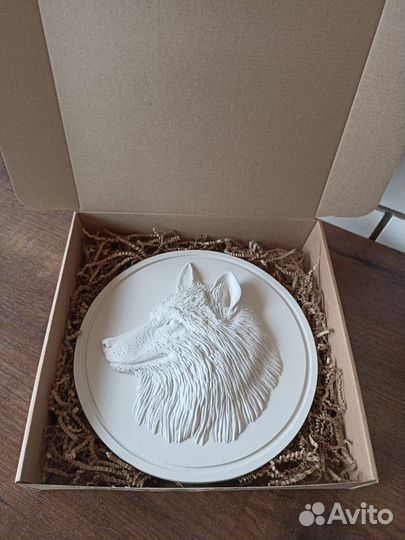 Барельеф Волка из гипса