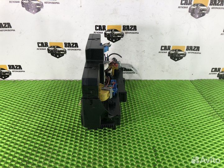 Блок предохранителей Mercedes-Benz C-class