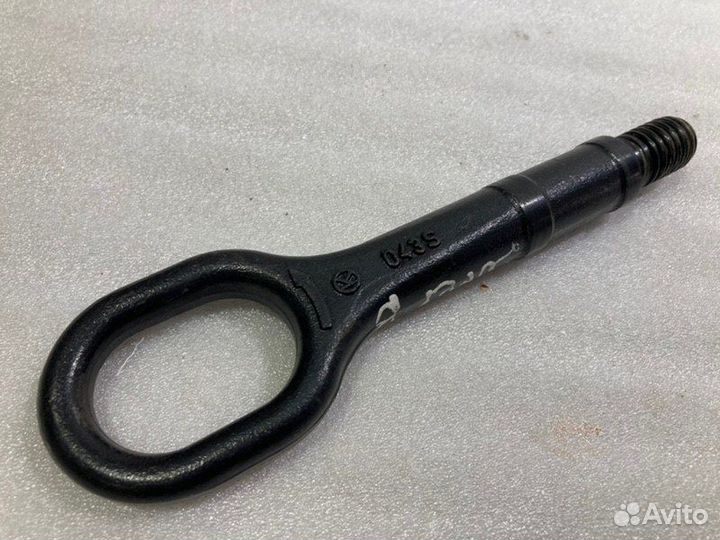 Крюк буксировочный Skoda Superb седан cdaa 2010