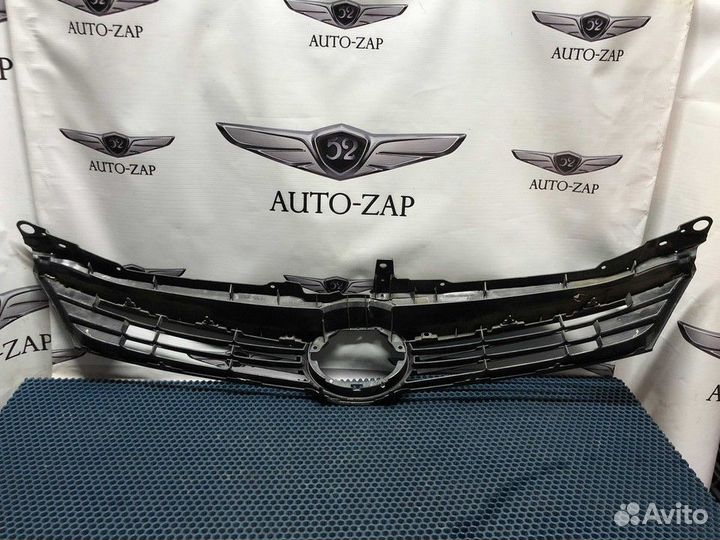 Решетка радиатора Toyota Camry