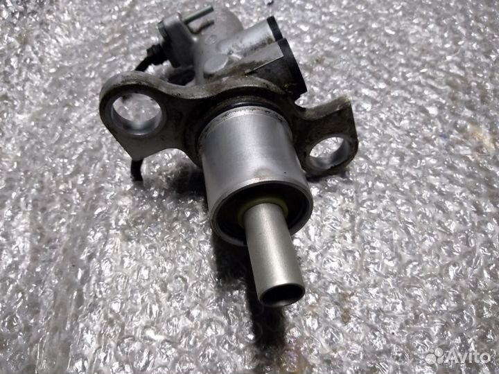 Главный тормозной цилиндр audi A8 D3