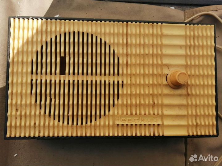 Советский радиоприёмник. Радиоприёмник времён СССР