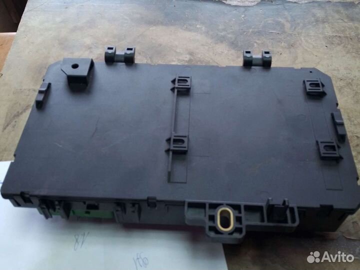 Блок предохранителей Opel Astra H Family (7120903)