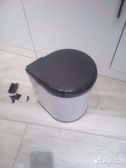 Выдвижное мусорное ведро