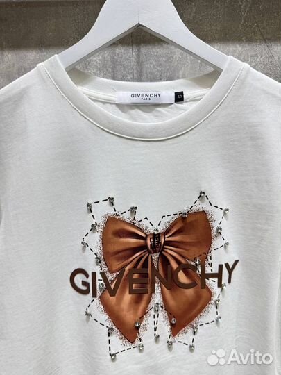 Футболка женская givenchy