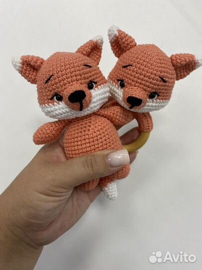 Лиса игрушка погремушка- грызунок