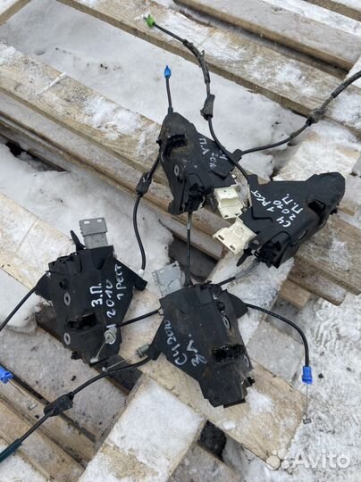 Замок задний правый Ситроен C4 2010 ep6 хетчбэк