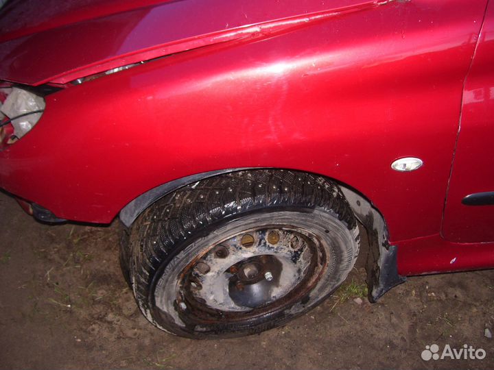 Пежо 206 крыло левое