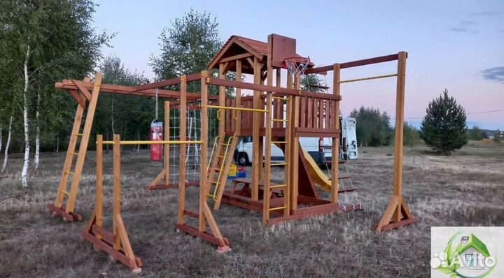 Детская площадка с горкой