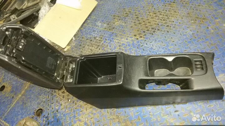 Митисубиси ланцер 9 консоль