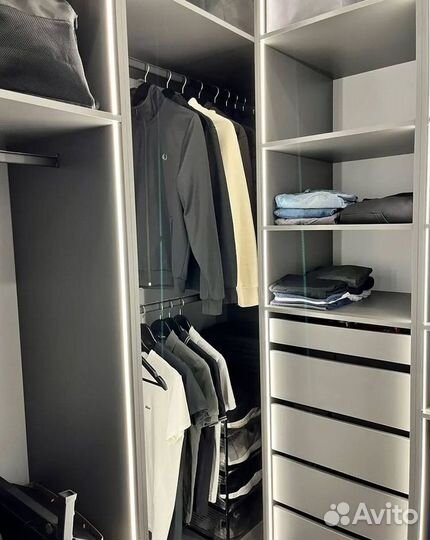 Гардеробная на заказ с подсветкой