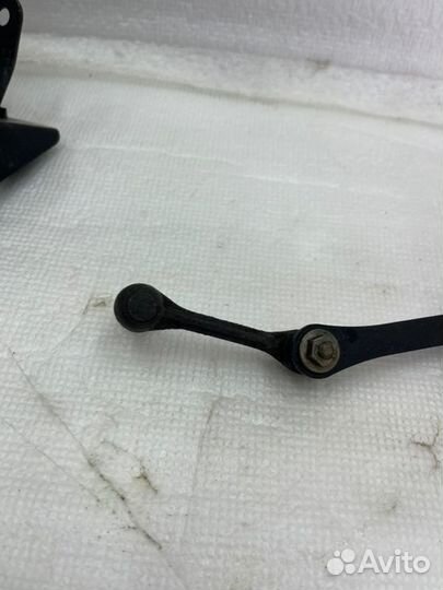 Датчик положения кузова правый Toyota Land Cruiser