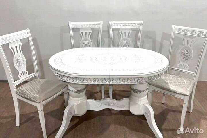 Столы и стулья