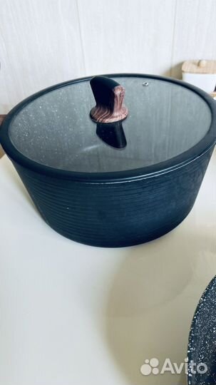 Набор кастрюль