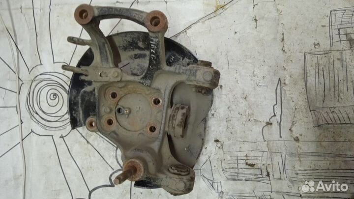 Кулак задний левый Mazda 3 (BL) II (2008–2011)