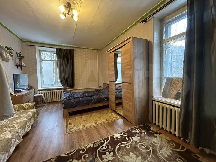 3-к. квартира, 80 м², 1/6 эт.