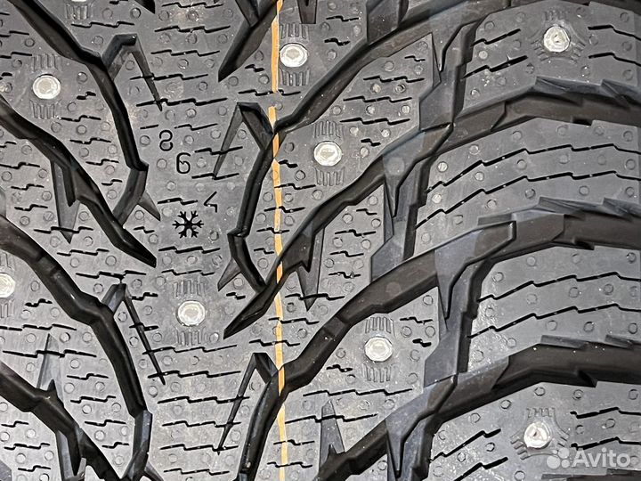 Nokian Tyres Hakkapeliitta 9 SUV 285/45 R21 113T