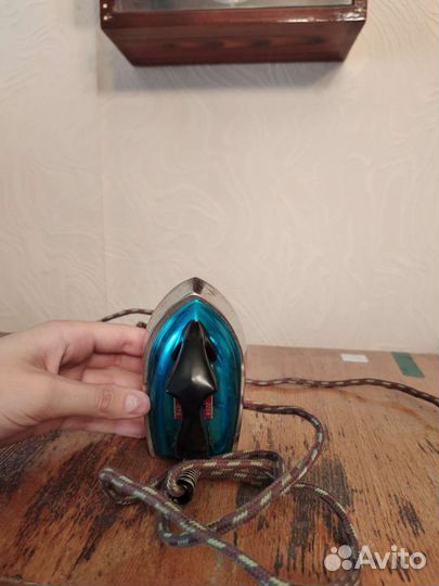 Малогабаритный дорожный утюг СССР винтаж