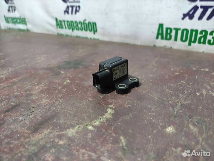 Датчик ускорения Mitsubishi Pajero 2