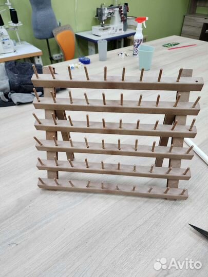 Подставка для катушек ниток