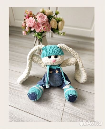 Вязаные игрушки Зайка