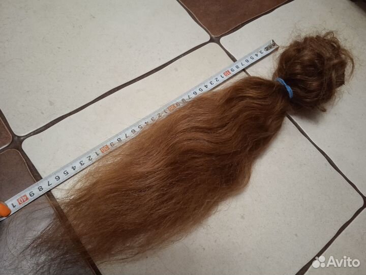 Натуральные волосы на трессе
