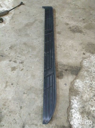 Накладка порога наружняя левая Toyota Land Cruiser