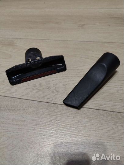 Пылесос Bosch с контейнером и мешком