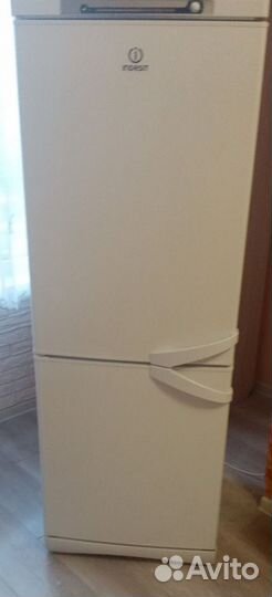 Холодильник 2х камерный