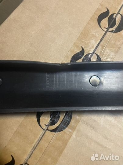 Молдинг заднего бампера центральный ford Focus-II