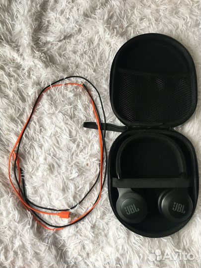 Беспроводные наушники jbl e 45 bt