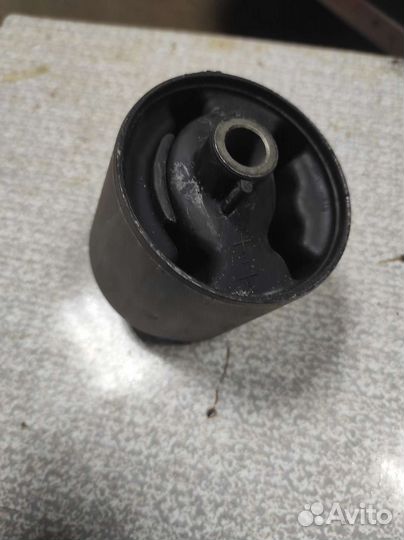 Опора двигателя Hyundai Getz