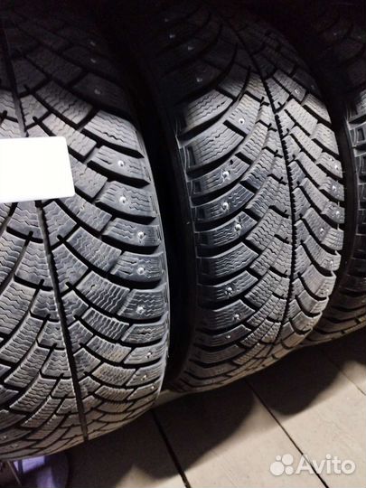 Bfgoodrich G-Force Stud 215/55 R17 98Q