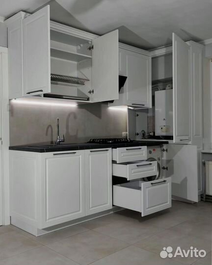 Стильный кухонный гарнитур