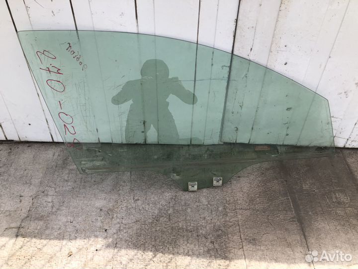 Стекло двери передней правой Mazda Mazda6 GH 2007