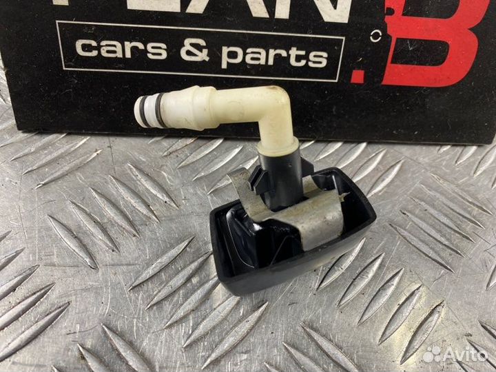 Форсунка омывателя фар передняя правая Land Rover