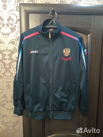 Спортивный костюм