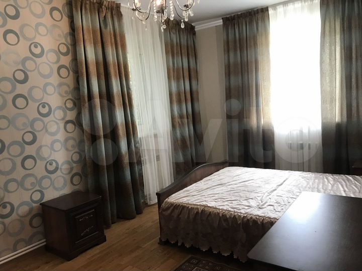 2-к. квартира, 100 м², 1/2 эт.
