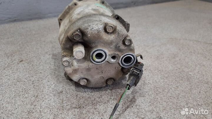 Компрессор кондиционера WV Passat b4 b3 1.6 - 1.8