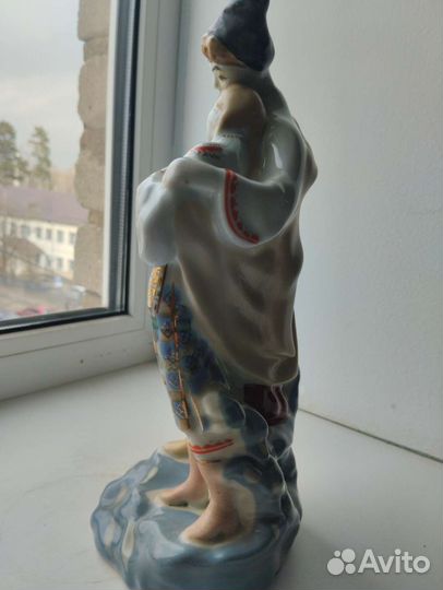 Статуэтка фарфор майская ночь