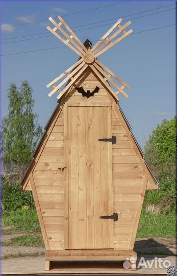 Уличный туалет деревянный HME555